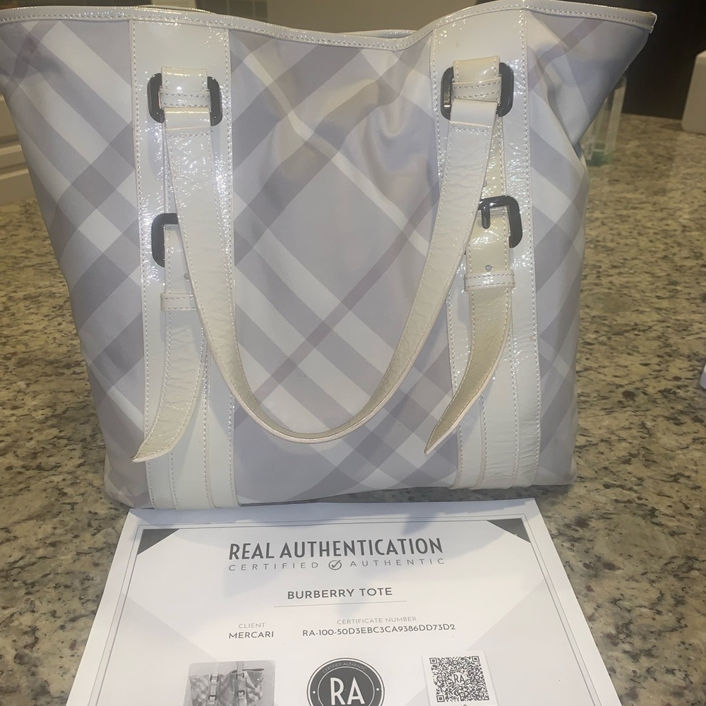 Pretty Burberry purse/tote. Has cream straps and blend of greys - Picture 1 of 9